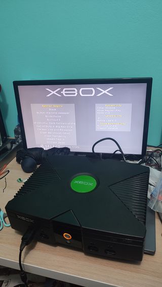 Xbox Original Negra con Cables y Mando