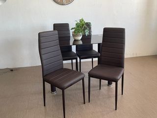 Mesa de cristal con 4 Sillas polipiel + Envio