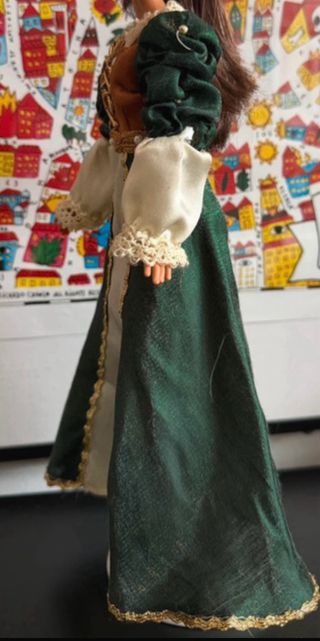 Barbie Abiti del Mondo 2000 Romania