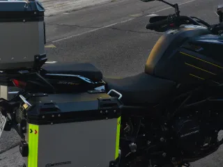 QJMotor SRT900SX Trail 20 km Manual