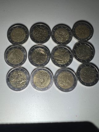 Variedad de monedas de 2 euros.