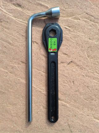 Llave Ruedas Mercedes-Benz B180