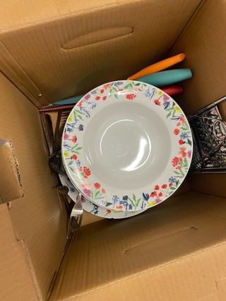 Vajilla, Cuchillos y Utensilios Varios