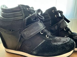 Zapatilla cuña Calvin Klein negra