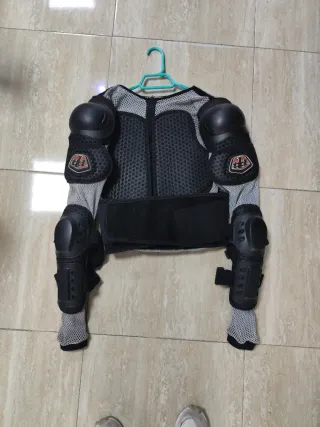 Peto- Chaqueta protectora Troy Lee. Nuevo.