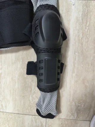 Peto- Chaqueta protectora Troy Lee. Nuevo.