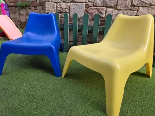 Sillas de plástico para jardín Ikea, 5€ cada una
