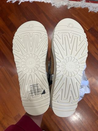 UGG Tasman Palace x Looney Tunes - 43