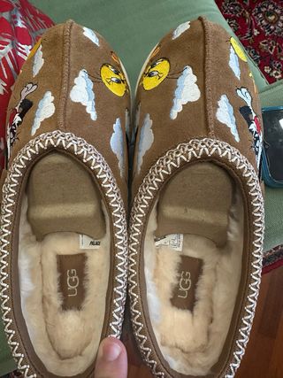 UGG Tasman Palace x Looney Tunes - 43