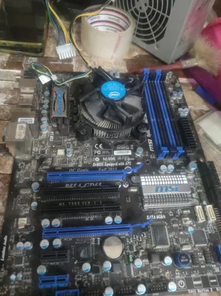 Placa base MSI con procesador