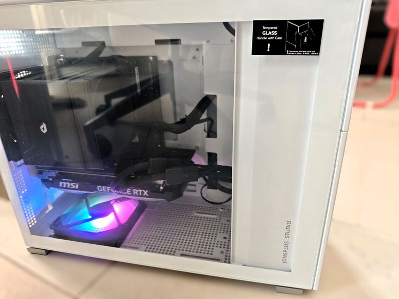 Pc gamer Ultra 7/32gbDDR5/1tbM2/4070Super/b860m afbeelding 4