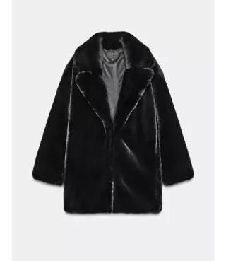 Abrigo Zara efecto pelo negro