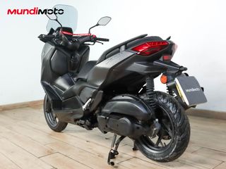 YAMAHA X-MAX 125
