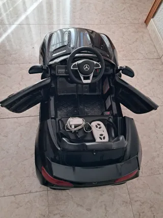 Coche eléctrico Mercedes para niño