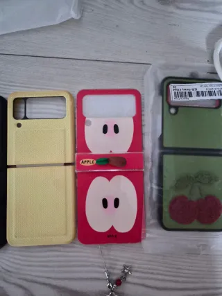 Lote de 9 fundas Samsung Galaxy Flip4  5€ c/u o 29