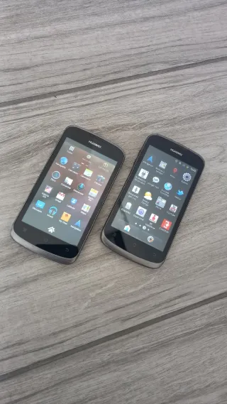 Pacchetto 2 Telefoni Huawei Ascend G300