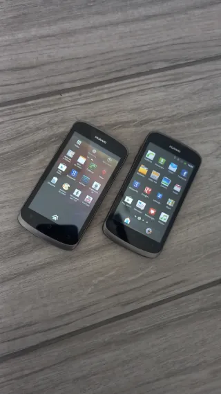 Pacchetto 2 Telefoni Huawei Ascend G300