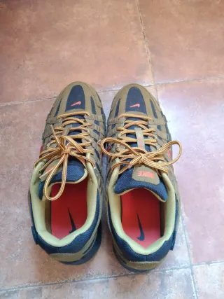 Zapatillas Nike Verde Oliva y Naranja