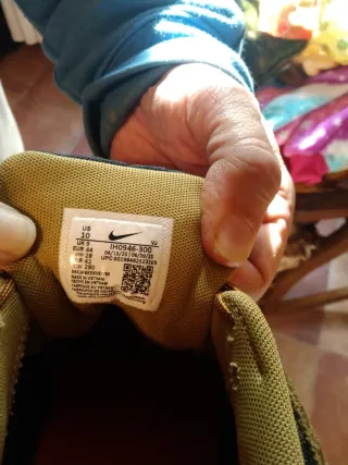 Zapatillas Nike Verde Oliva y Naranja