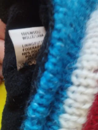 Divertido gorro de lana marca  PinkYak