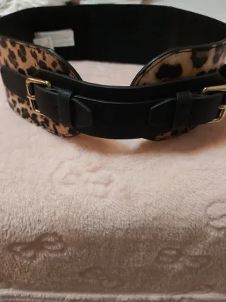 Cinturón ancho estampado leopardo talla M/L
