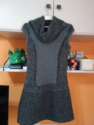 Lote de vestidos y faldas