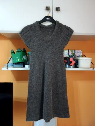 Lote de vestidos y faldas