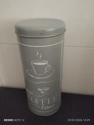 Lata metálica decorativa