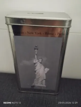 Lata metálica decorativa