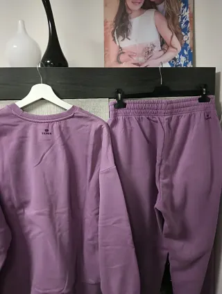 Conjunto chándal lila