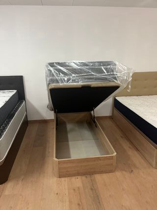 CANAPÉS Y COLCHONES