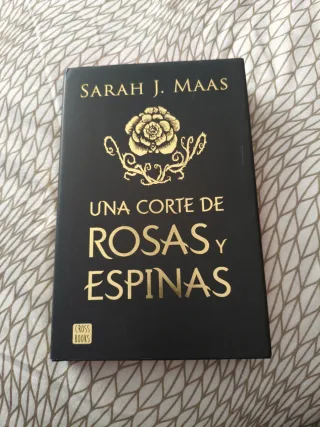 Una corte de rosas y espinas. Edición especial:...