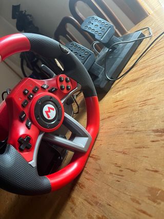 Volante PRO Mario Kart 8 Deluxe HORI + pedali (Non per bambini)