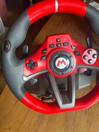 Volante PRO Mario Kart 8 Deluxe HORI + pedali (Non per bambini)