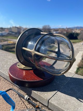 Lámpara náutica de latón y cristal