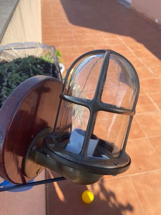 Lámpara náutica de latón y cristal