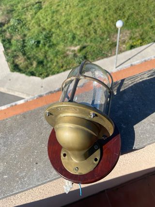 Lámpara náutica de latón y cristal