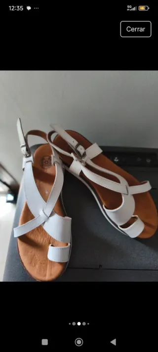 Sandalias piel blancas talla 39
