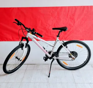 Bicicleta de aluminio GT de 26 (De mujer)