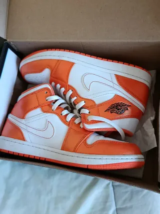 Zapatillas Jordan Air Blancas y Naranjas