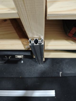 Perfil de aluminio anodizado