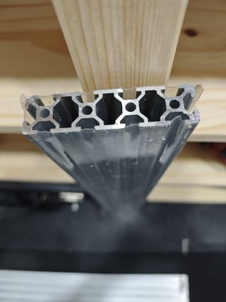 Perfil de aluminio anodizado