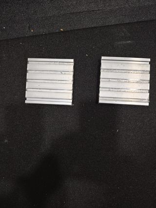 Perfil de aluminio anodizado