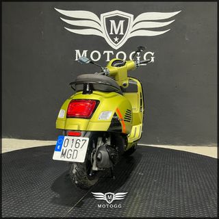 Vespa GTS 125 SuperSport 2023 - 1503 km y garantía