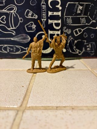 SOLDATINI IN PLASTICA TIHONFIGURE.INDIANI DELAWARE