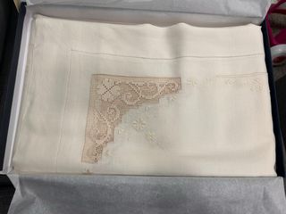 Tovaglia in puro lino con ricami