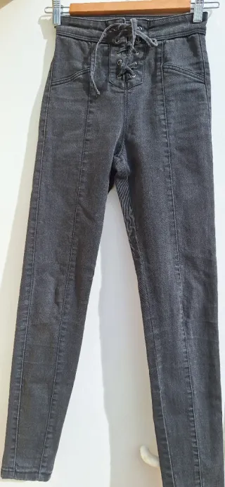 Pantalones pitillo negros cintura alta