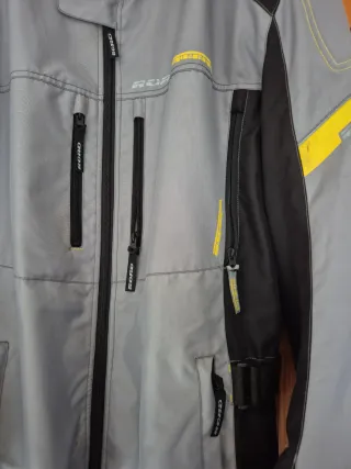 Cazadora de moto casi nueva