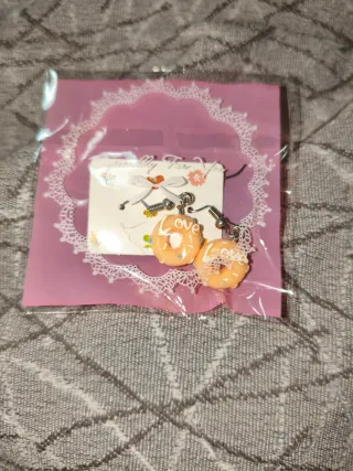 Pendientes de dona con love