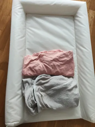 Cambiador IKEA blanco + 2 fundas